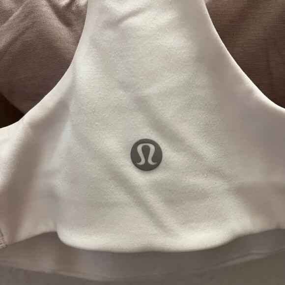 lululemon Wunder Train Bra Size 8 Medium Support C/D Cup White Fitness Yoga - Picture 6 of 7